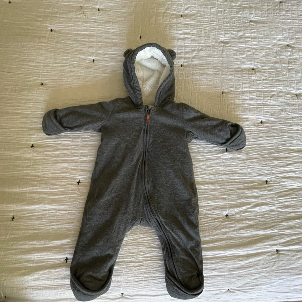 H&M Unisex Baby Jumper/Onesie 💕